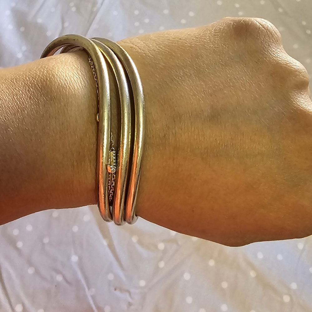 Bracelets - Picture 2 of 4